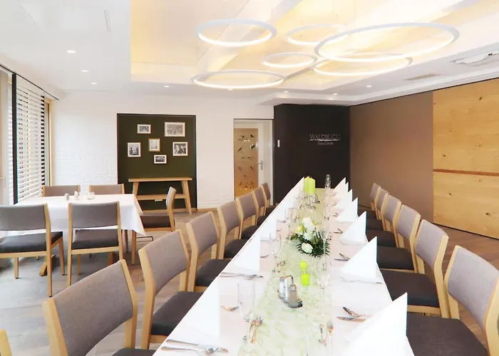 & Restaurant Waldblick Hotell